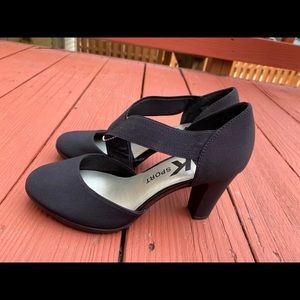 AK Anne Klein Sport Block Heel Wide Elastic Band